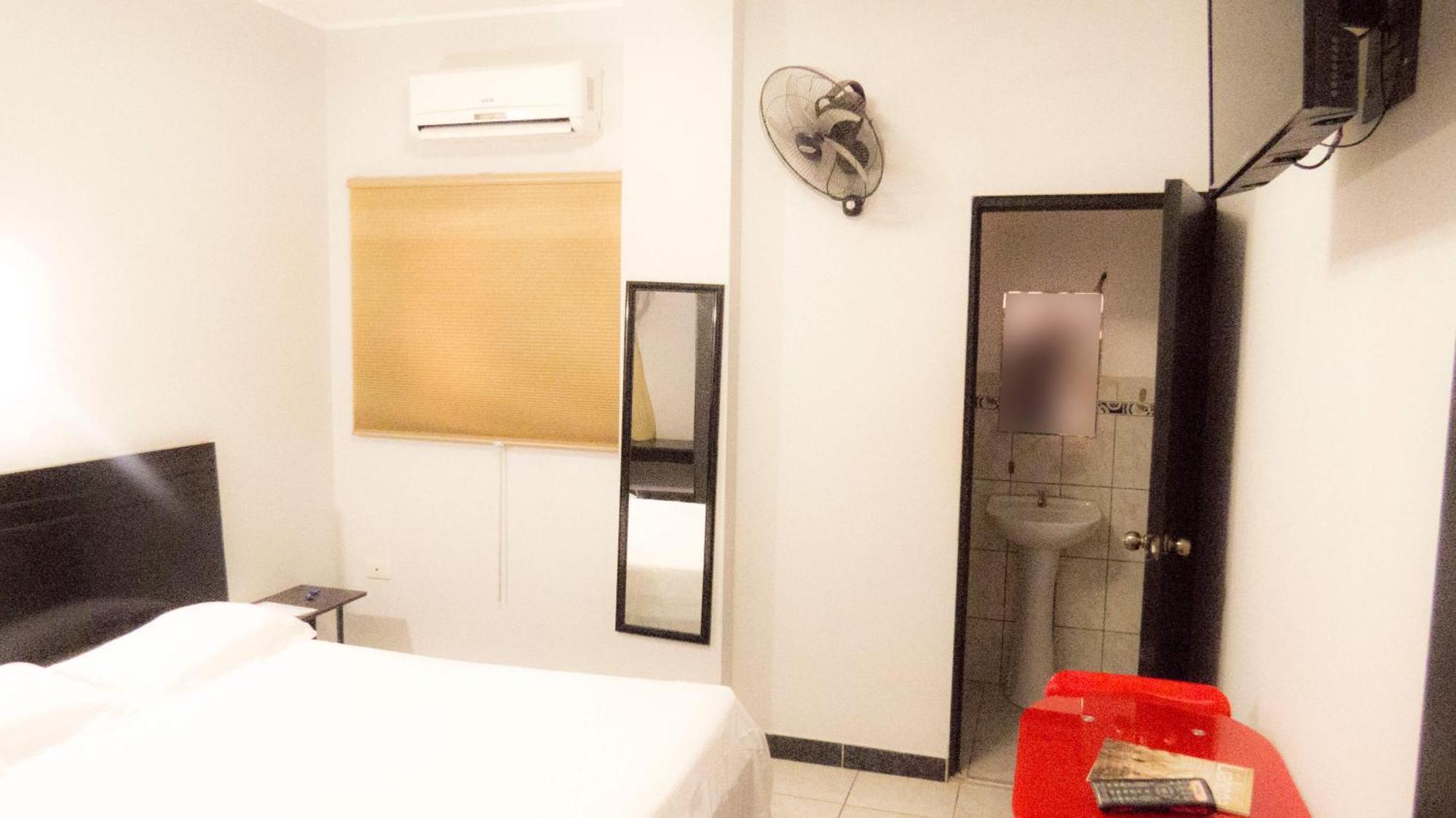 Jer'S Hostal Tumbes Dış mekan fotoğraf