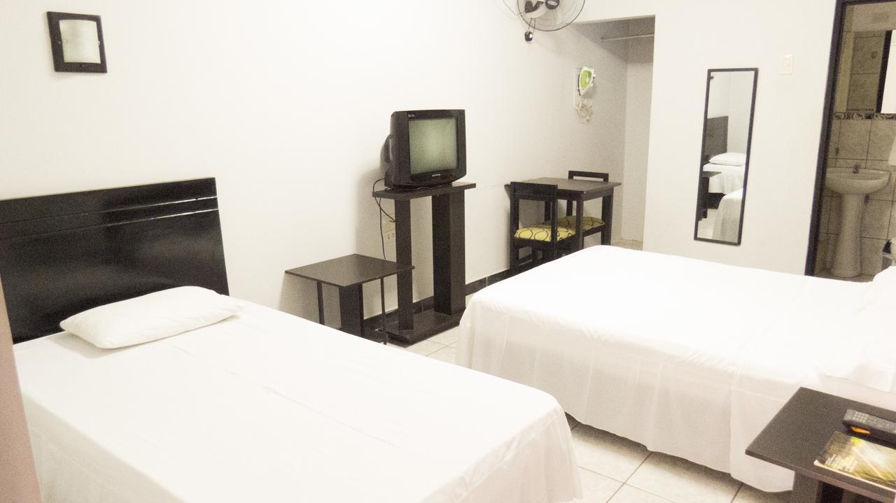 Jer'S Hostal Tumbes Dış mekan fotoğraf