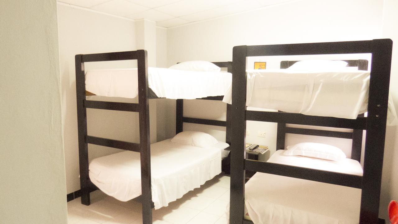 Jer'S Hostal Tumbes Dış mekan fotoğraf