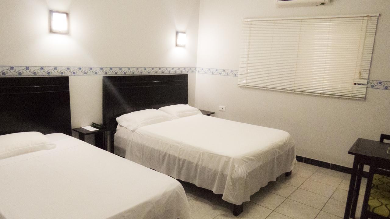 Jer'S Hostal Tumbes Dış mekan fotoğraf