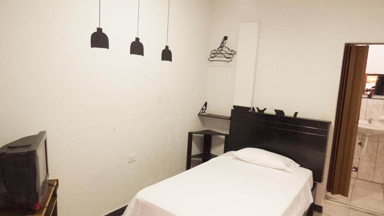 Jer'S Hostal Tumbes Dış mekan fotoğraf