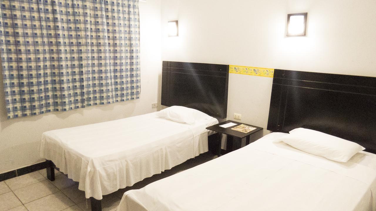Jer'S Hostal Tumbes Dış mekan fotoğraf