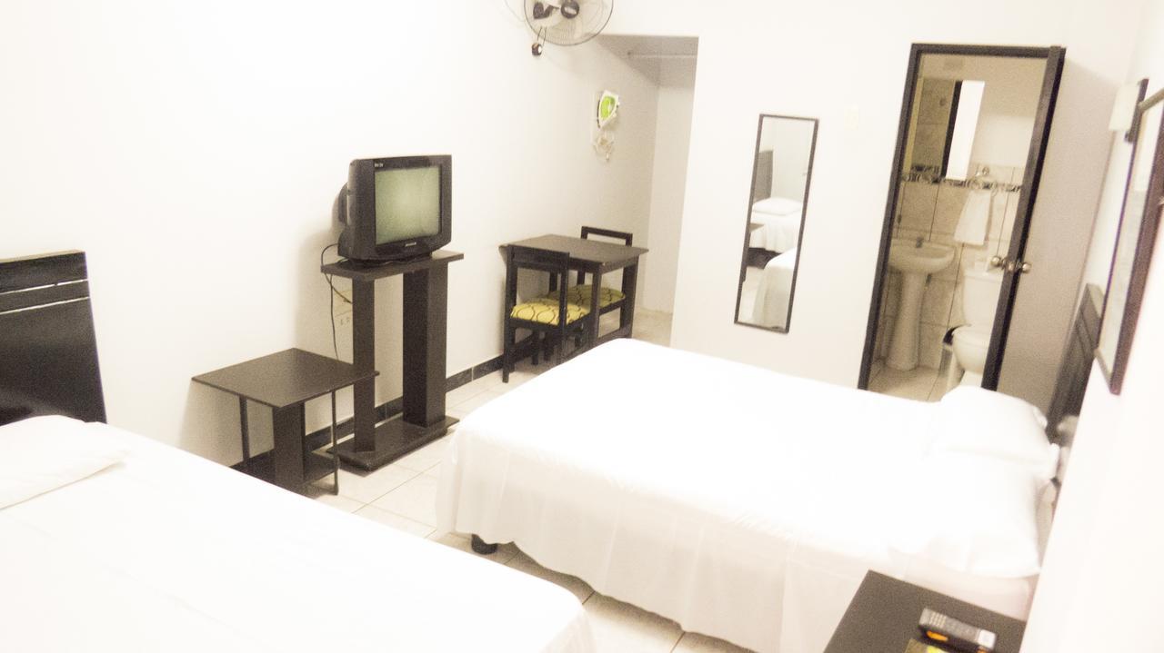 Jer'S Hostal Tumbes Dış mekan fotoğraf
