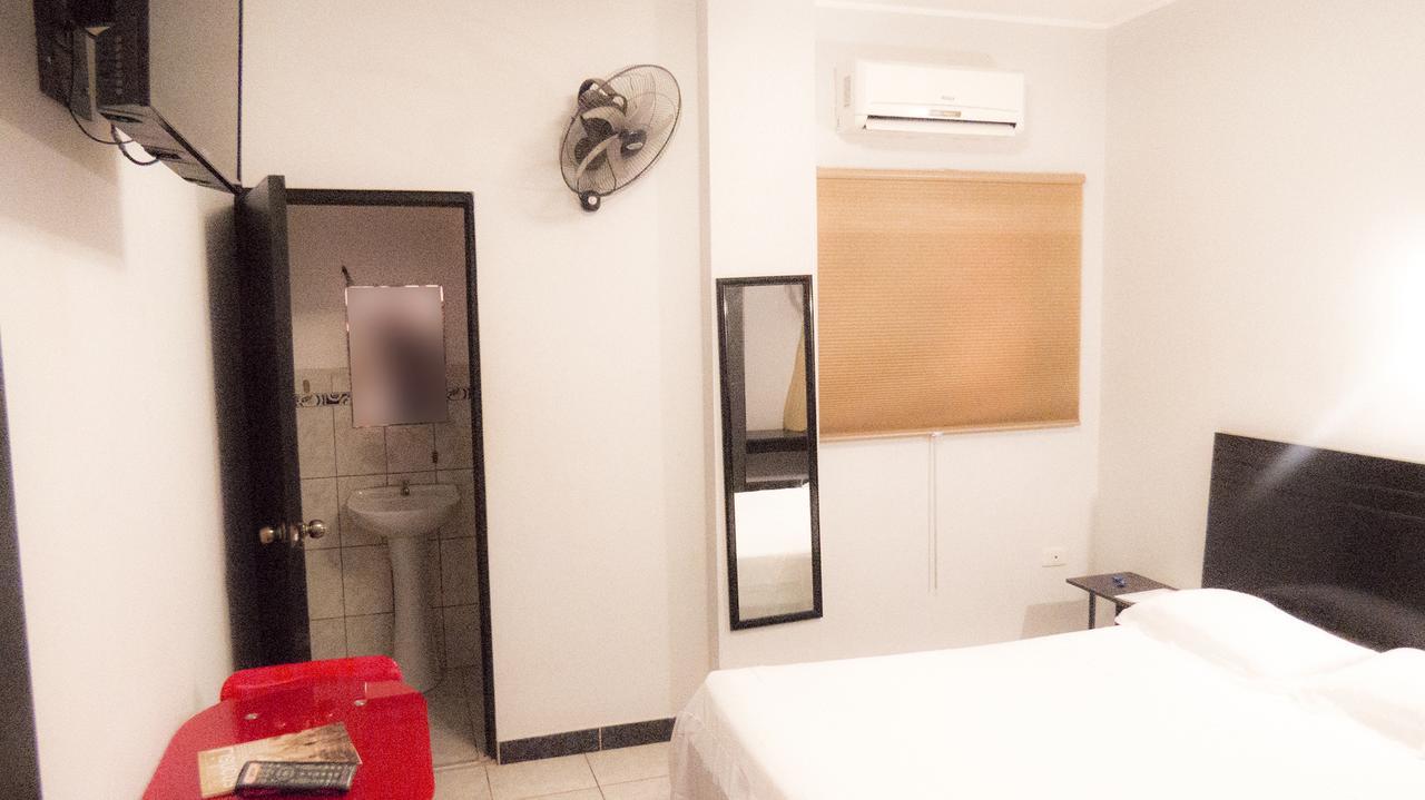 Jer'S Hostal Tumbes Dış mekan fotoğraf