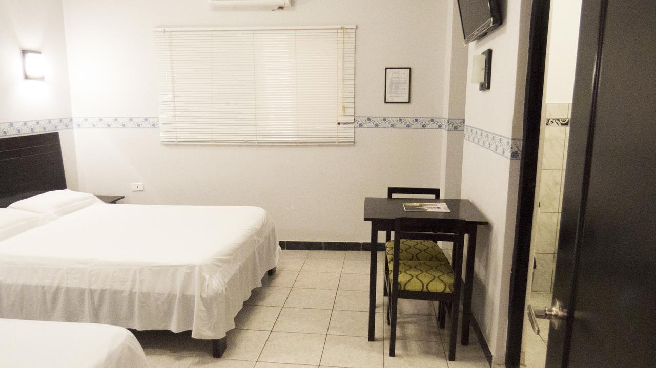 Jer'S Hostal Tumbes Dış mekan fotoğraf