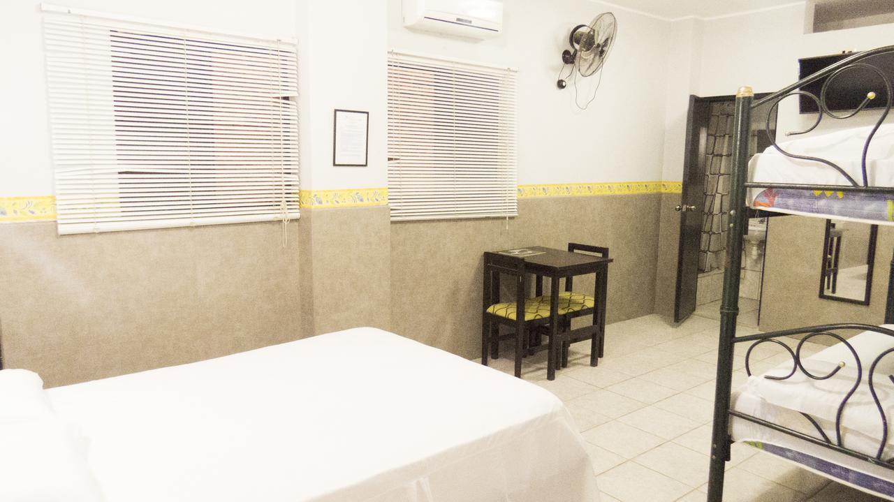 Jer'S Hostal Tumbes Dış mekan fotoğraf