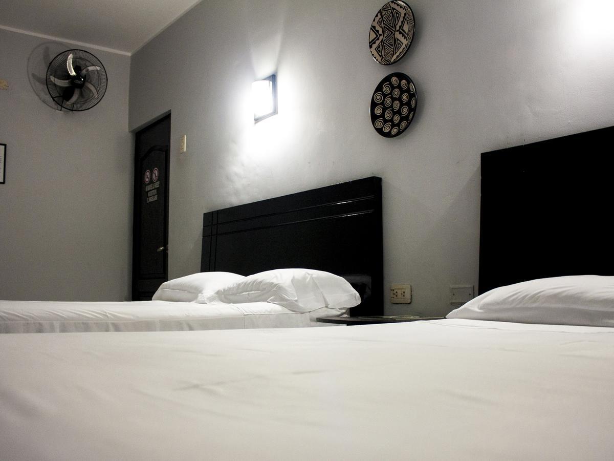 Jer'S Hostal Tumbes Dış mekan fotoğraf