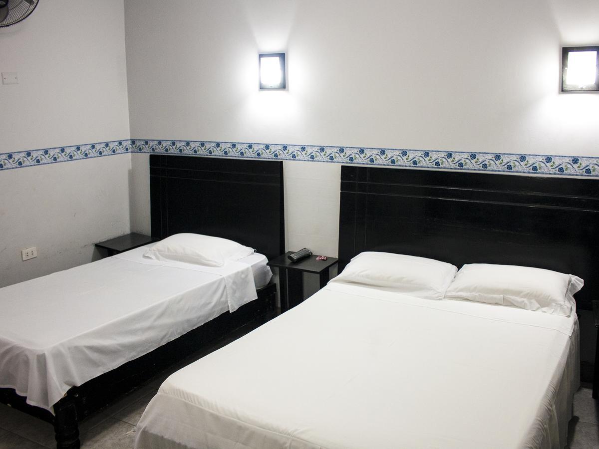 Jer'S Hostal Tumbes Dış mekan fotoğraf