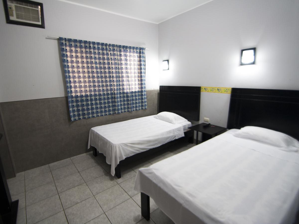 Jer'S Hostal Tumbes Dış mekan fotoğraf