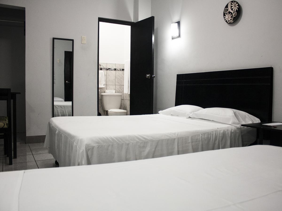 Jer'S Hostal Tumbes Dış mekan fotoğraf